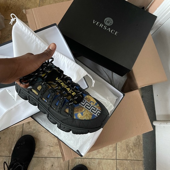 Trigreca Sneakers - Picture 2 of 8